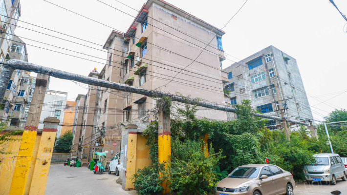 庙后街独院外景图