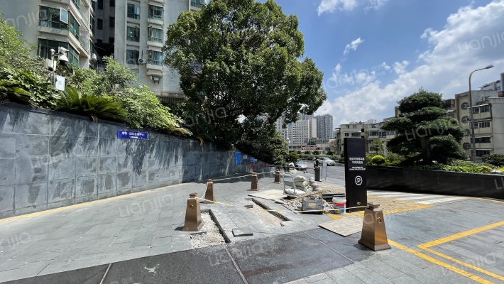 亨特国际金融中心外景图