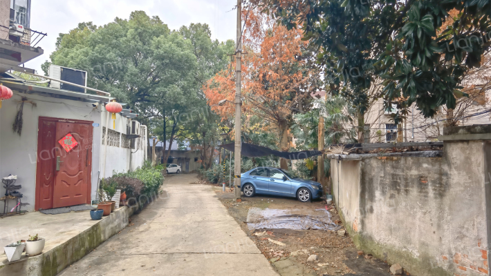 淡水渔业研究中心家属楼外景图