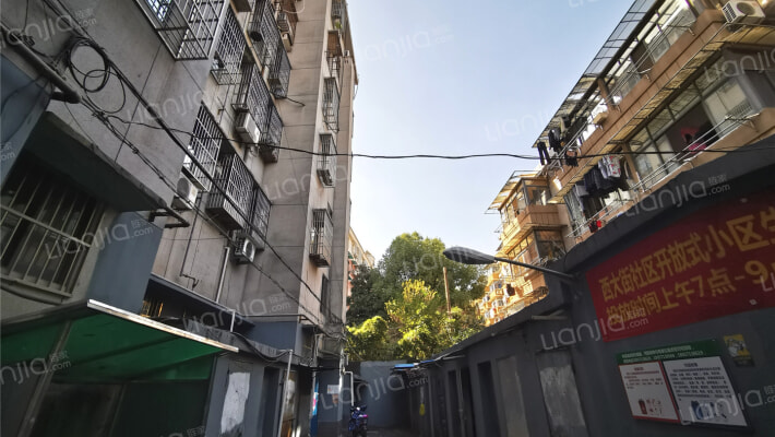 龙王塘路81号外景图