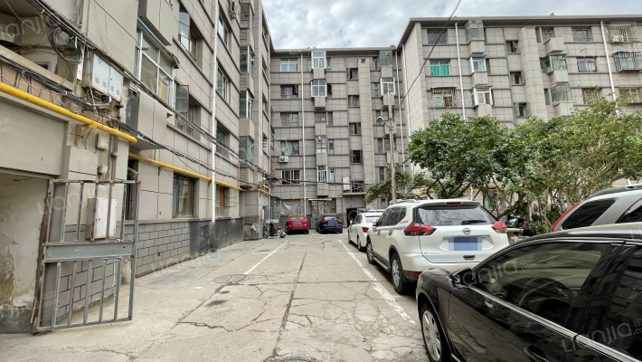 市政府市党委家属院外景图