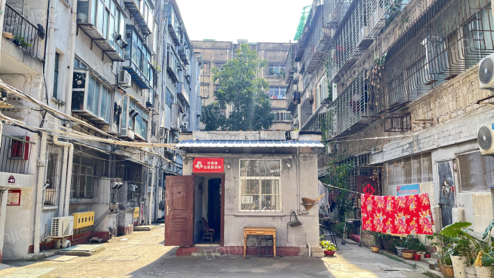 邮政局家属院外景图