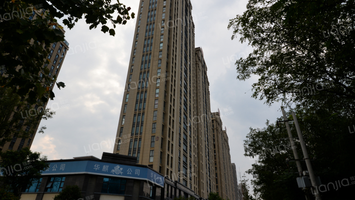 万象蓝天外景图