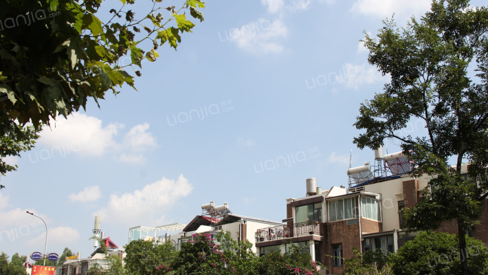 滇池卫城紫庐外景图