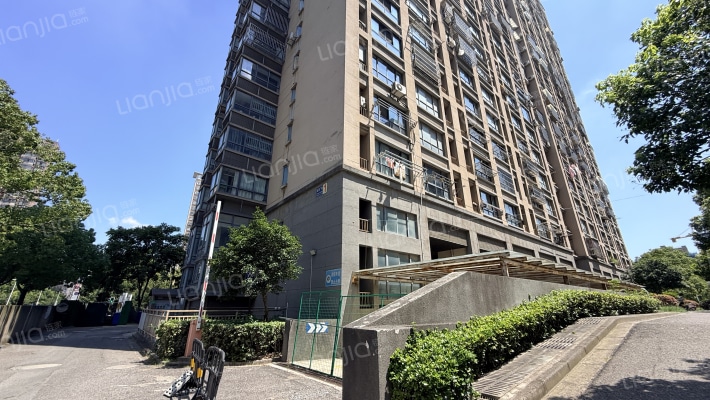 远洋广场外景图