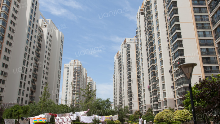 兴隆花园外景图