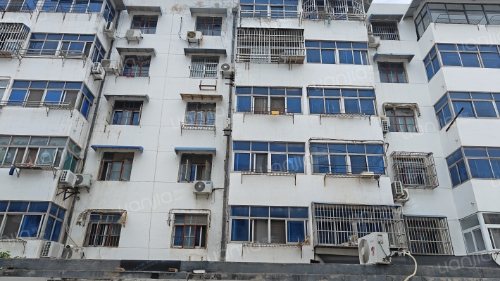 购物中心宿舍外景图