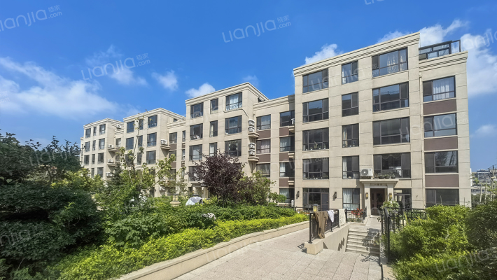 岭上风景外景图