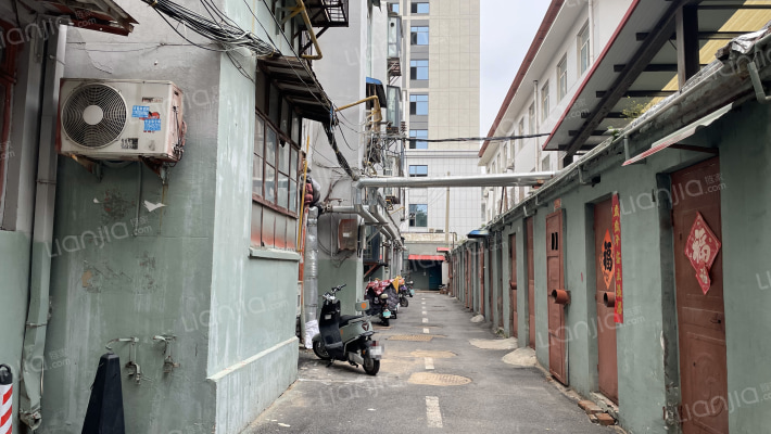 邮电局院外景图