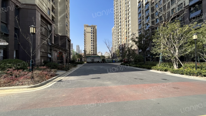 望潜华庭外景图