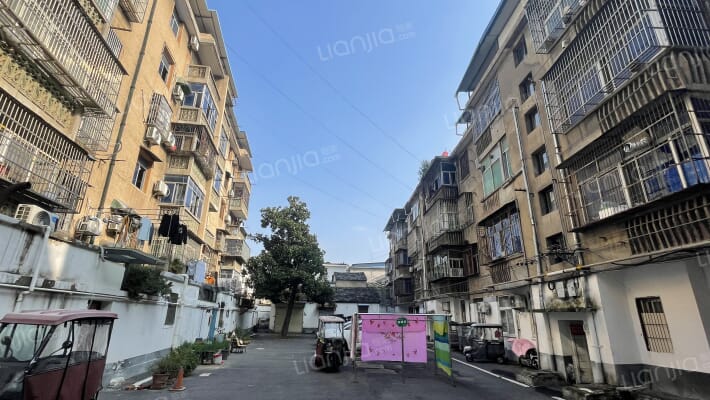 防疫站家属院外景图