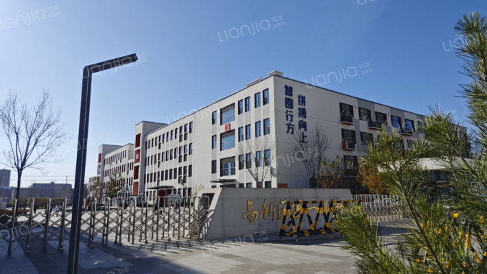 私立一中住宅楼外景图