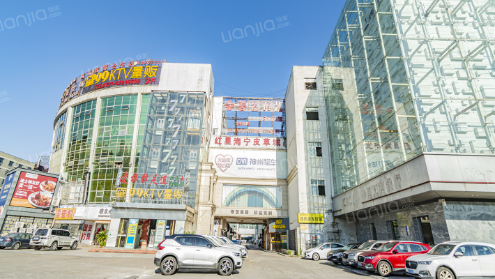 红星美凯龙全球建材装饰外景图