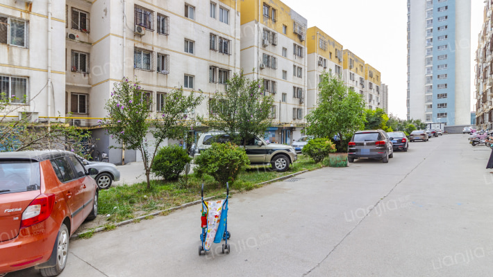 华鑫小区外景图