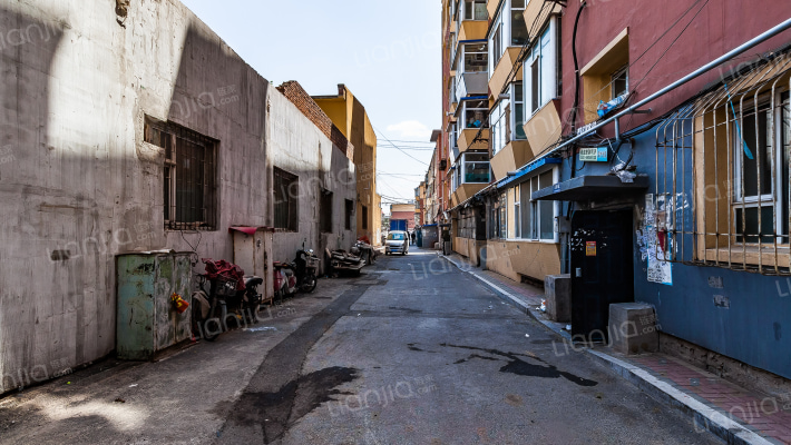 阳光路教师楼外景图