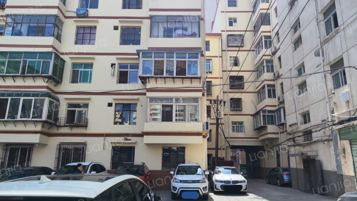 西固保险公司家属院外景图