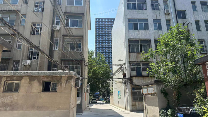 松鹤园技校小区外景图