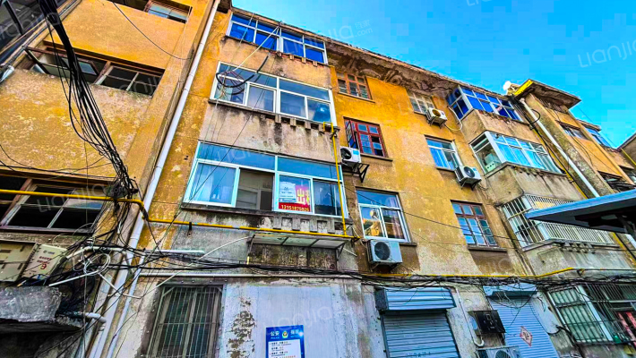 化工站宿舍外景图