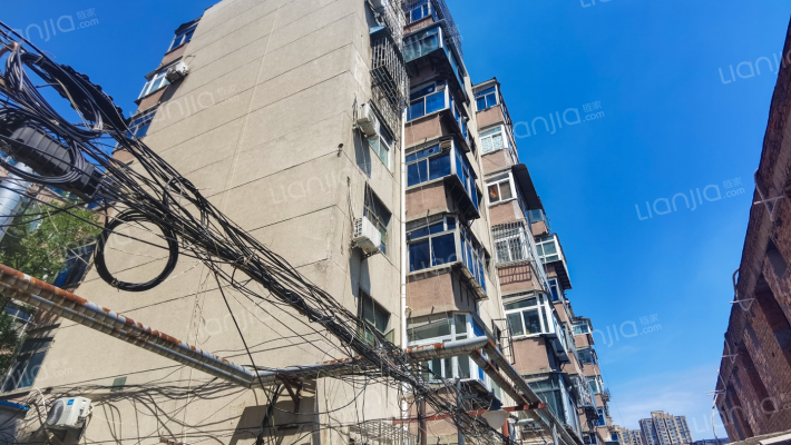 铁工里路36号院外景图