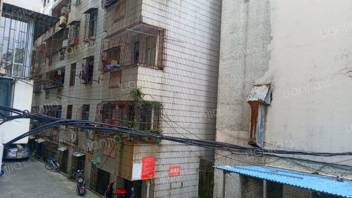 中保公寓外景图