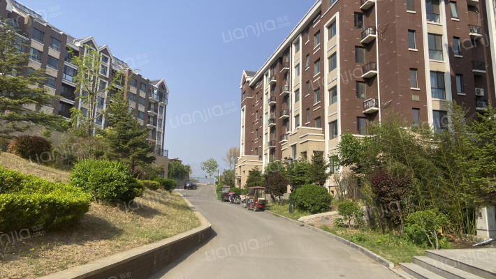 格林小镇外景图