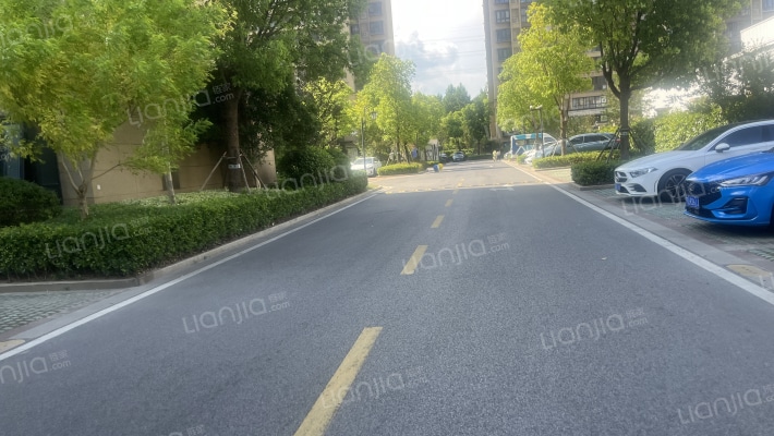 高尔夫鑫苑外景图