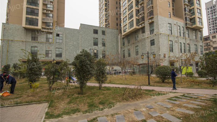 铁道洁云里外景图