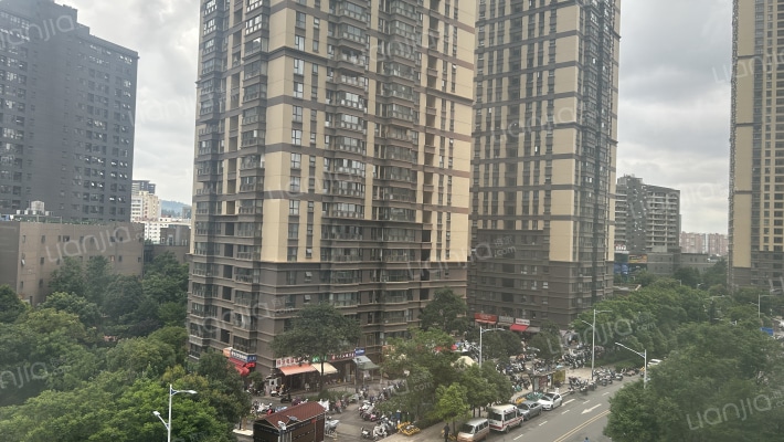 俊发盛唐城外景图