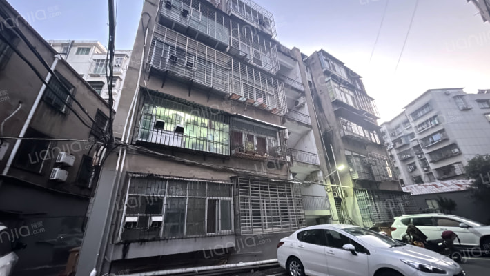 襄阳市樊城区环保局家属院外景图