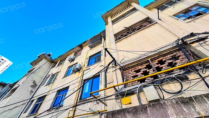 百货站宿舍外景图