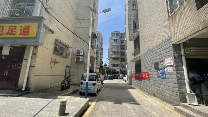 怡辛苑小区外景图