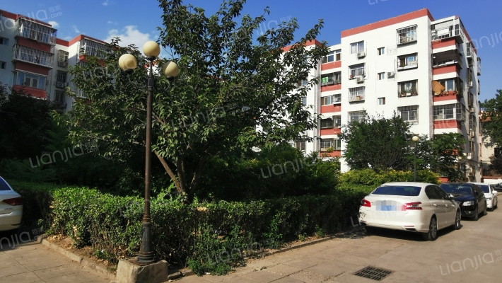 营房小区外景图