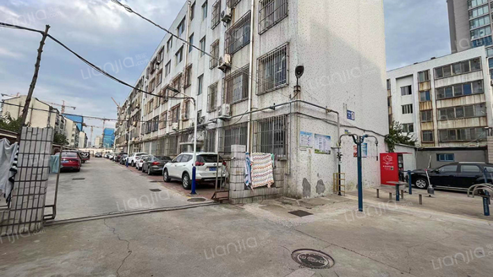 市计划委员会宿舍外景图