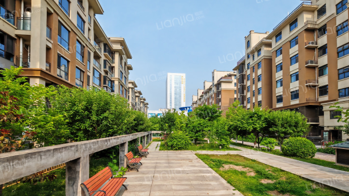 黄金蓝湾外景图