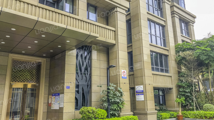 万峰华庭外景图