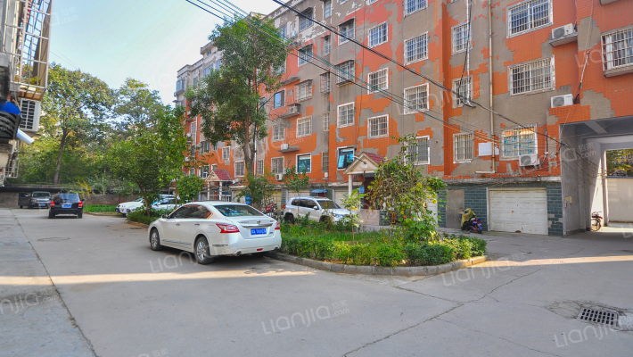 医药公司家属院外景图