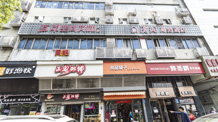 商贸商务楼外景图