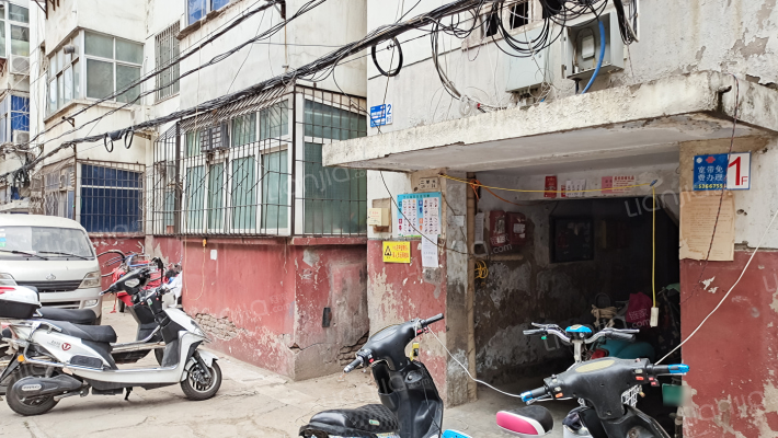 建设银行住宅楼外景图