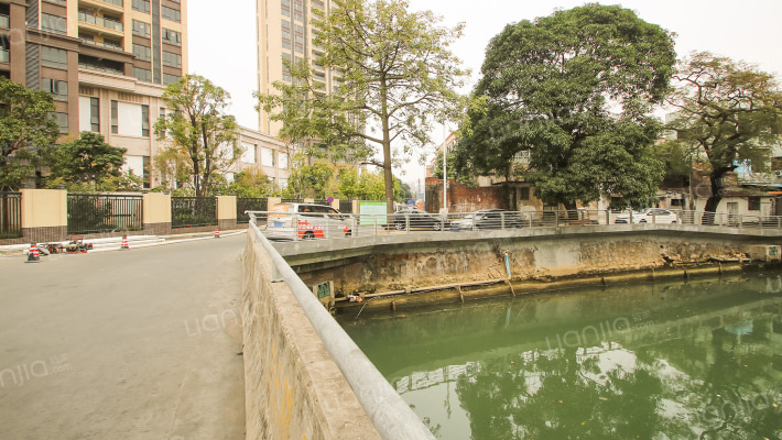 水岸湾豪庭外景图