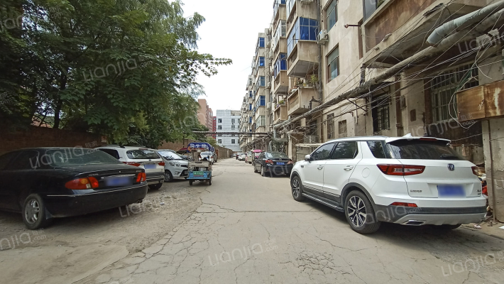 水务局楼院外景图