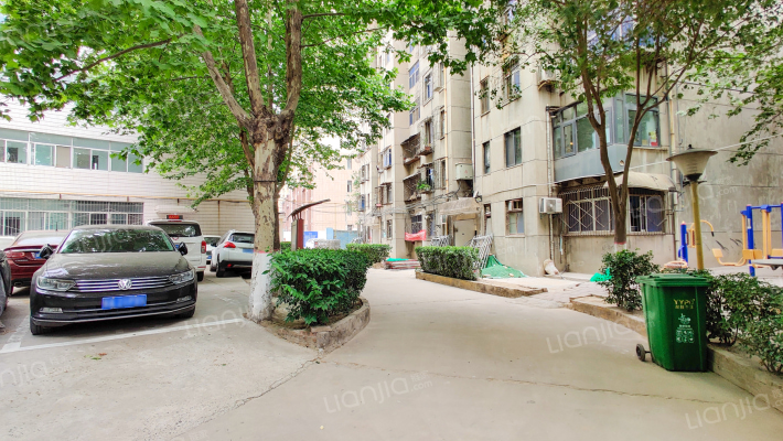 中铁二十局物资公司职工公寓外景图