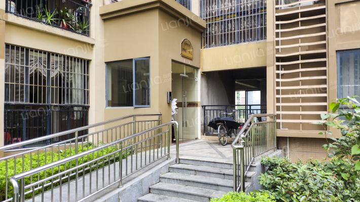 映日兰庭外景图