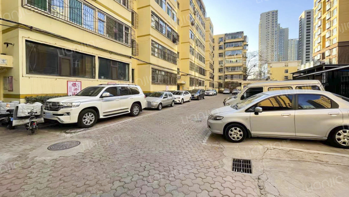 青年东街南巷13号院邮电宿舍外景图