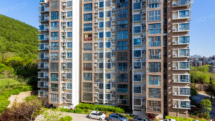 山居花园外景图