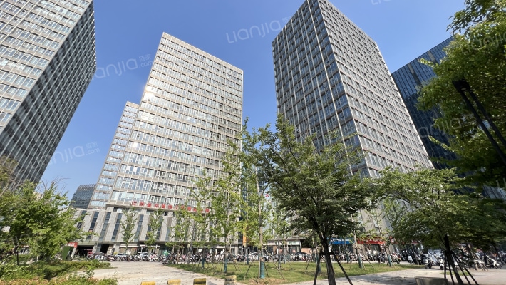 绿地领海外景图