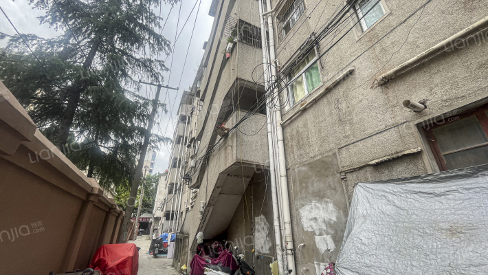 电缆宿舍办住楼外景图