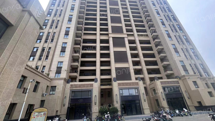 上地财富广场外景图