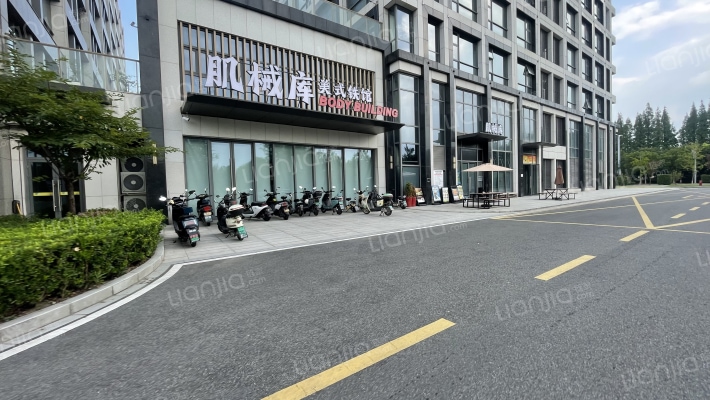 大南万悦商业广场外景图