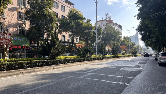 荔乡路35号小区外景图