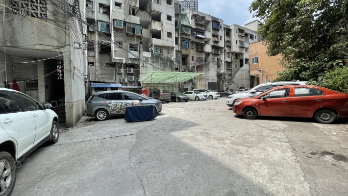 东方公寓外景图